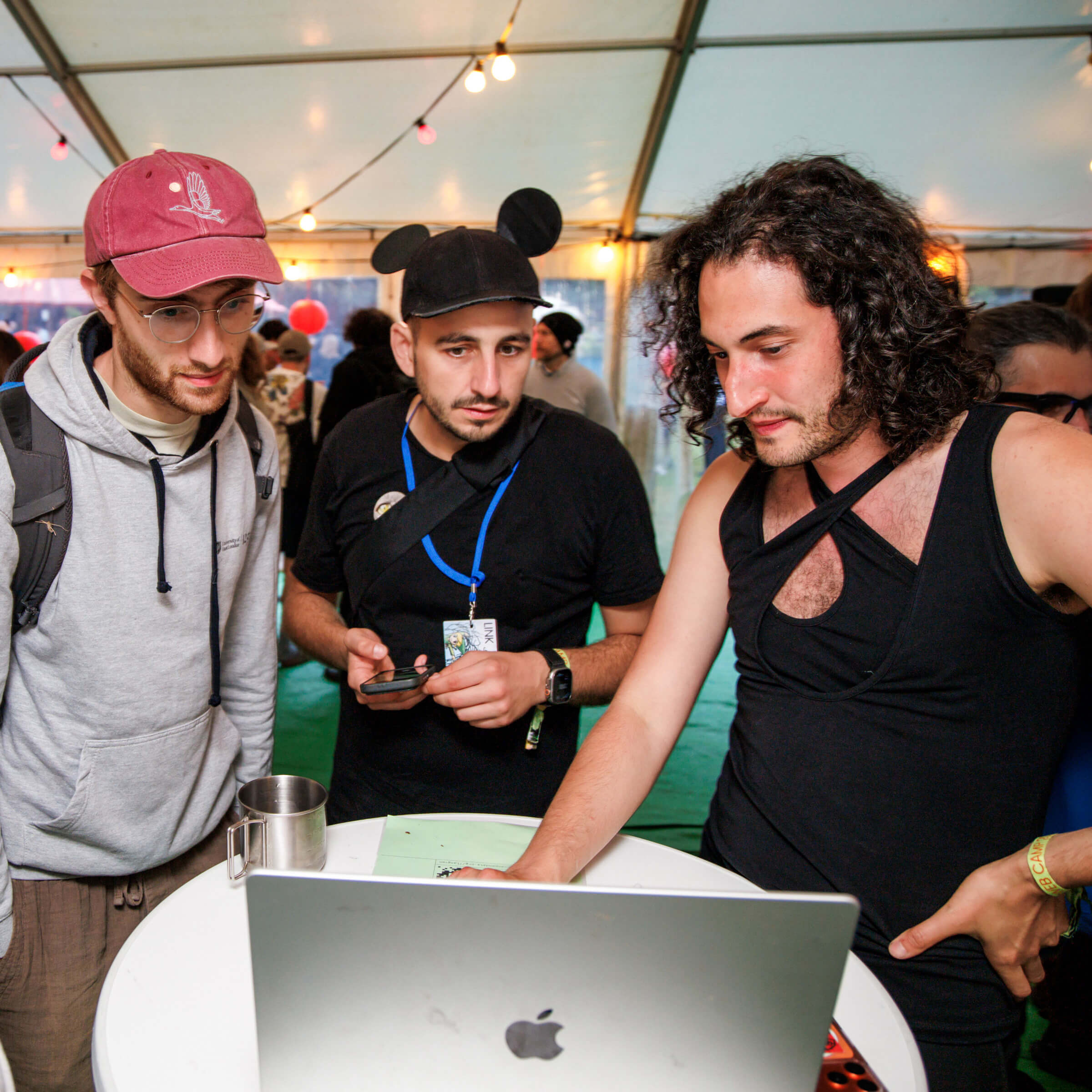 During the Demo Night Market, Daniel Shavit presented ”Paris Data”, to explore public data about the city of Paris.