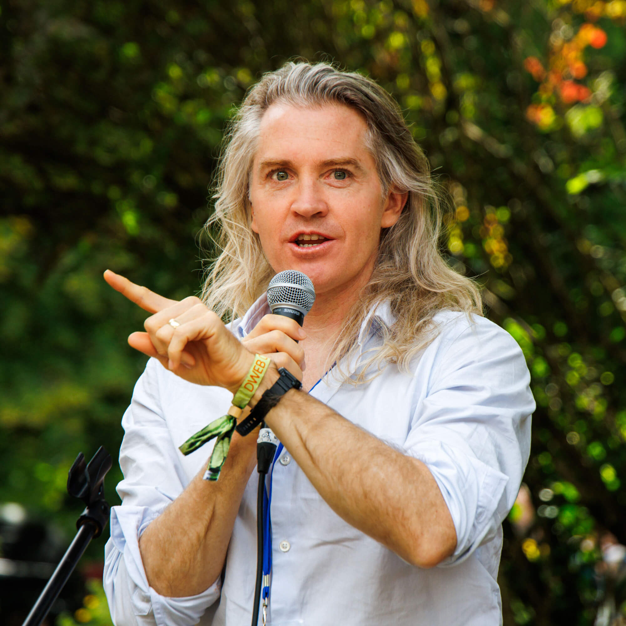 Holochain's Matthew Schutte leading Demo Night Market.  He spearheaded a team of four who organized this seminal showcase for public-ready tools.