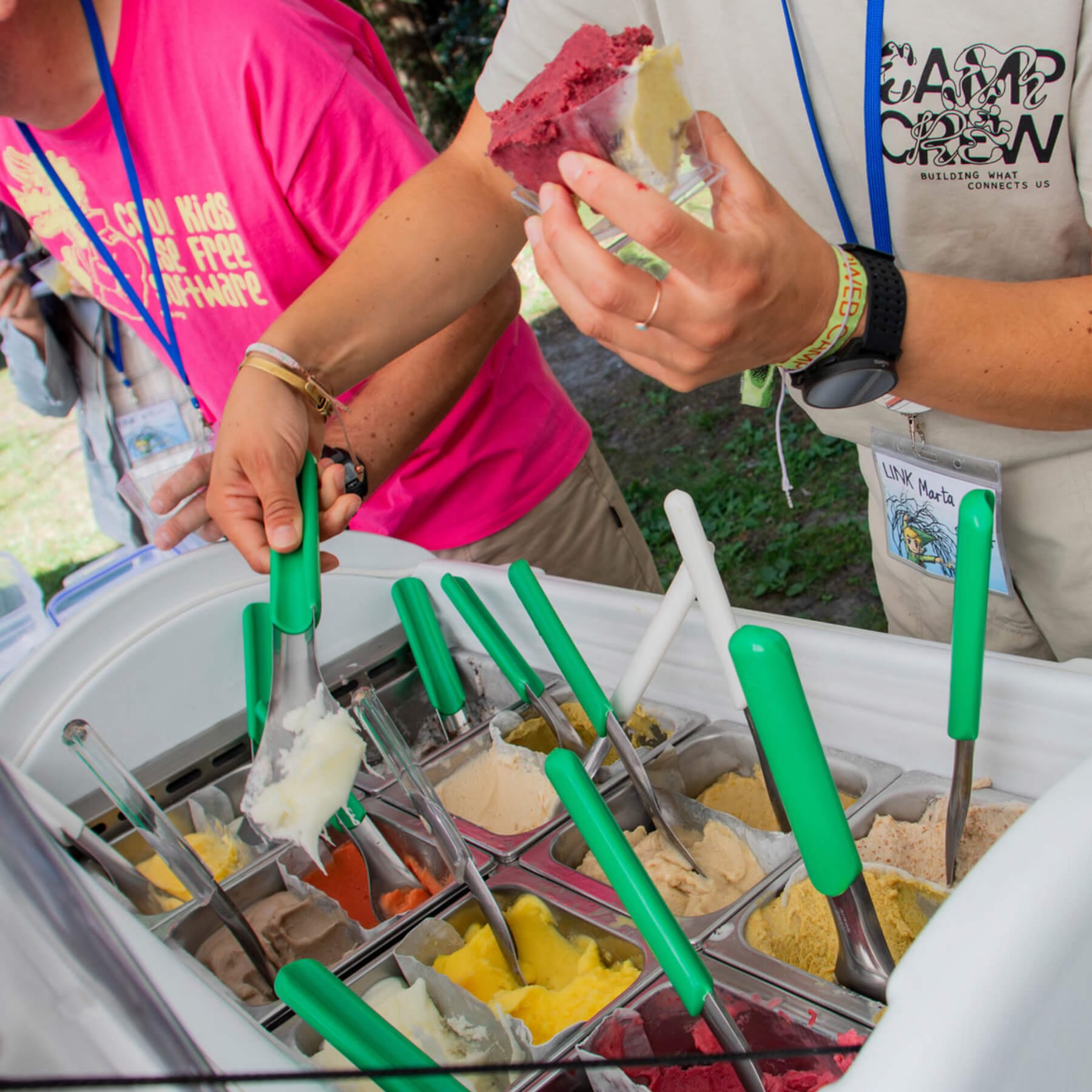 Ice cream distribution by Luca Bonissi and Marta Andreoli